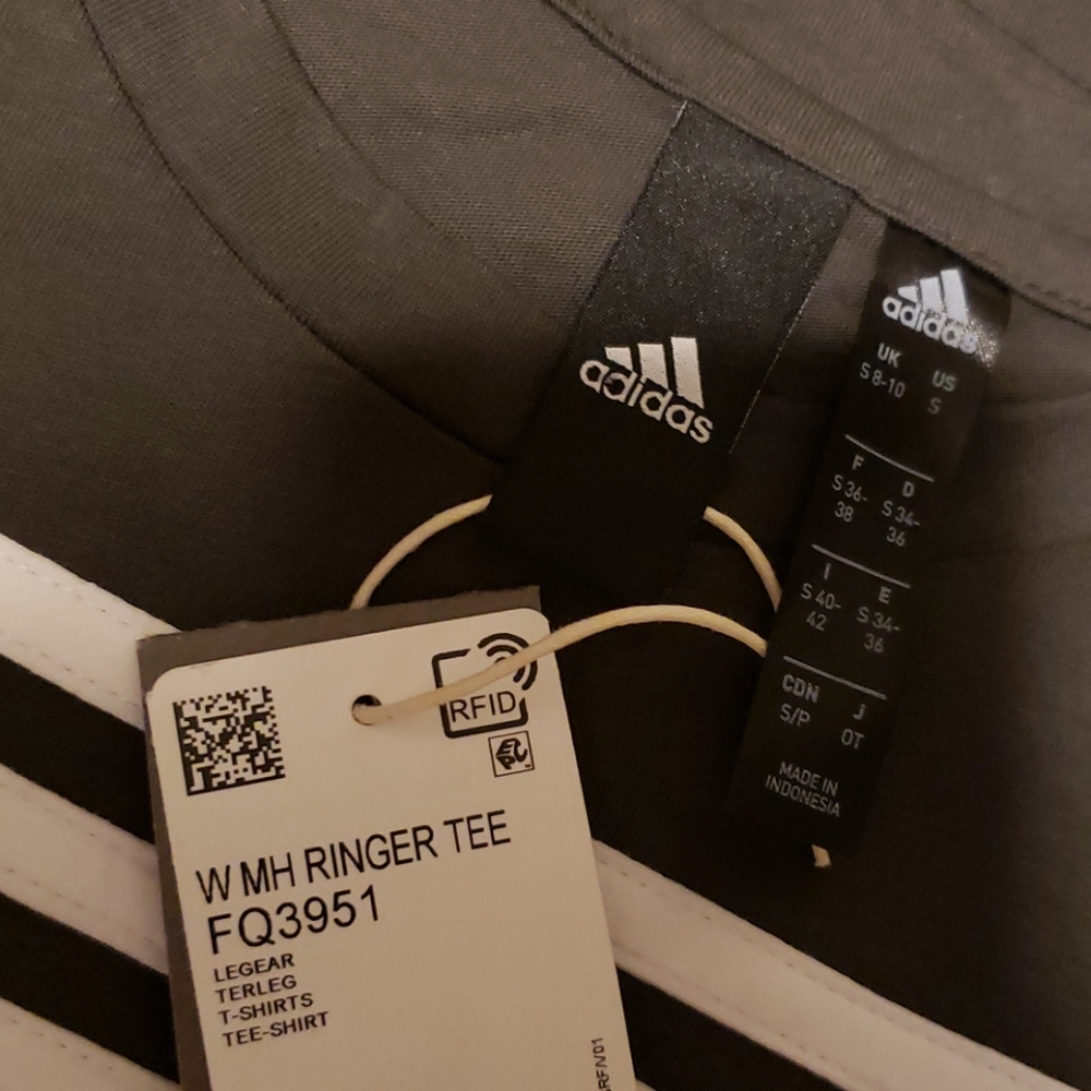 Adidas top - Picture 7 of 8